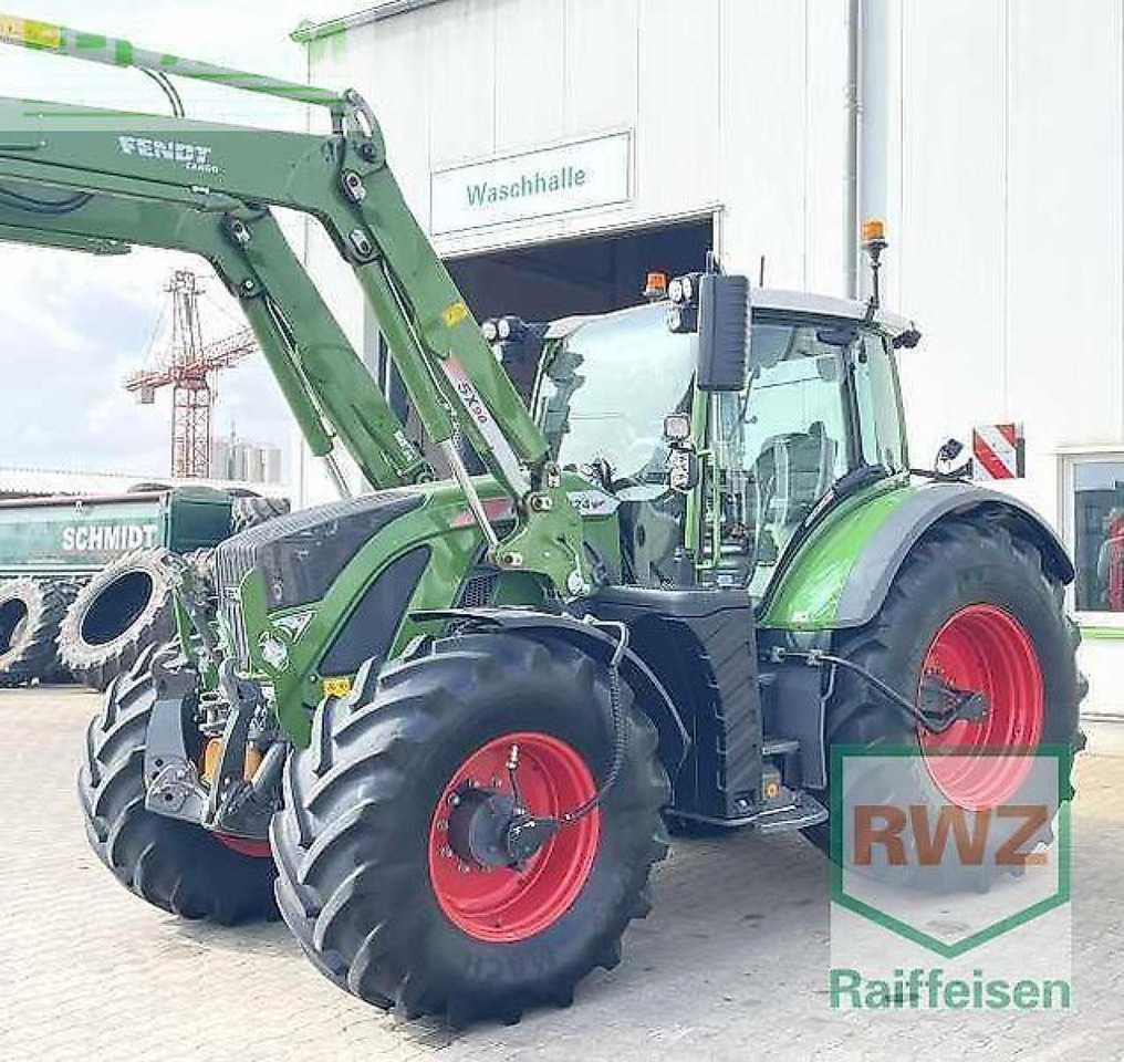 Fendt 724 vario s4 profi plus ProfiPlus - Tracteur agricole: photos 4 Fendt 724 vario s4 profi plus ProfiPlus - Tracteur agricole: photos 4