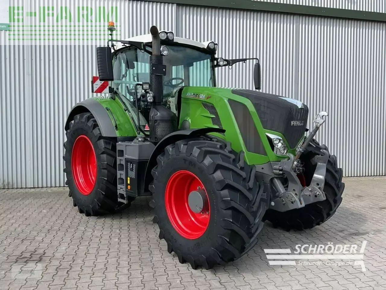 Fendt 824 vario s4 profi plus ProfiPlus - Tracteur agricole: photos 1 Fendt 824 vario s4 profi plus ProfiPlus - Tracteur agricole: photos 1