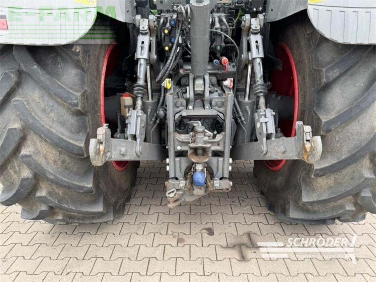 Fendt 824 vario s4 profi plus ProfiPlus - Tracteur agricole: photos 5 Fendt 824 vario s4 profi plus ProfiPlus - Tracteur agricole: photos 5