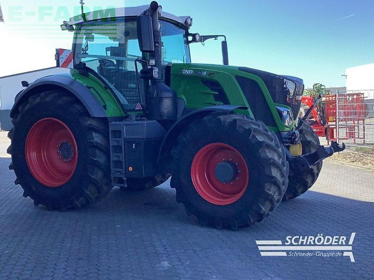 Fendt 824 vario s4 profi plus ProfiPlus - Tracteur agricole: photos 1 Fendt 824 vario s4 profi plus ProfiPlus - Tracteur agricole: photos 1