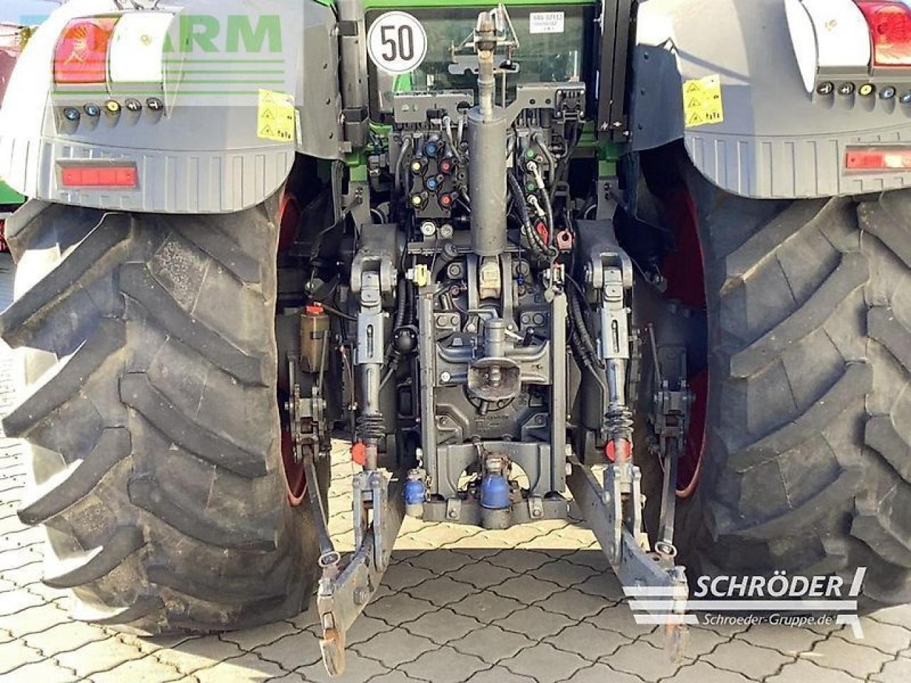 Tracteur agricole Fendt 824 vario s4 profi plus ProfiPlus: photos 7
