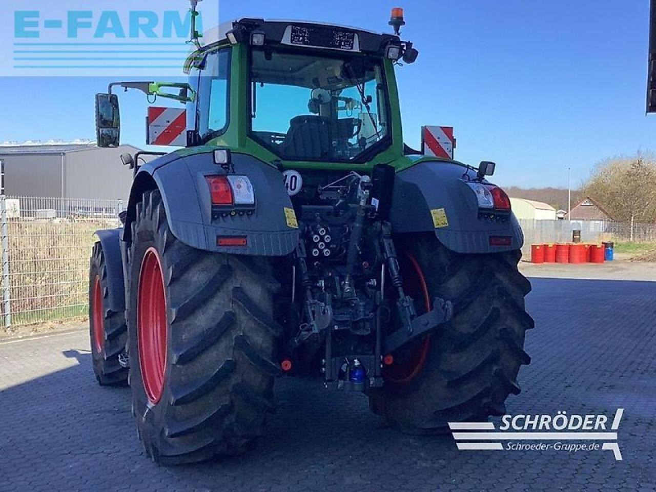 Fendt 824 vario s4 profi plus ProfiPlus - Tracteur agricole: photos 3 Fendt 824 vario s4 profi plus ProfiPlus - Tracteur agricole: photos 3