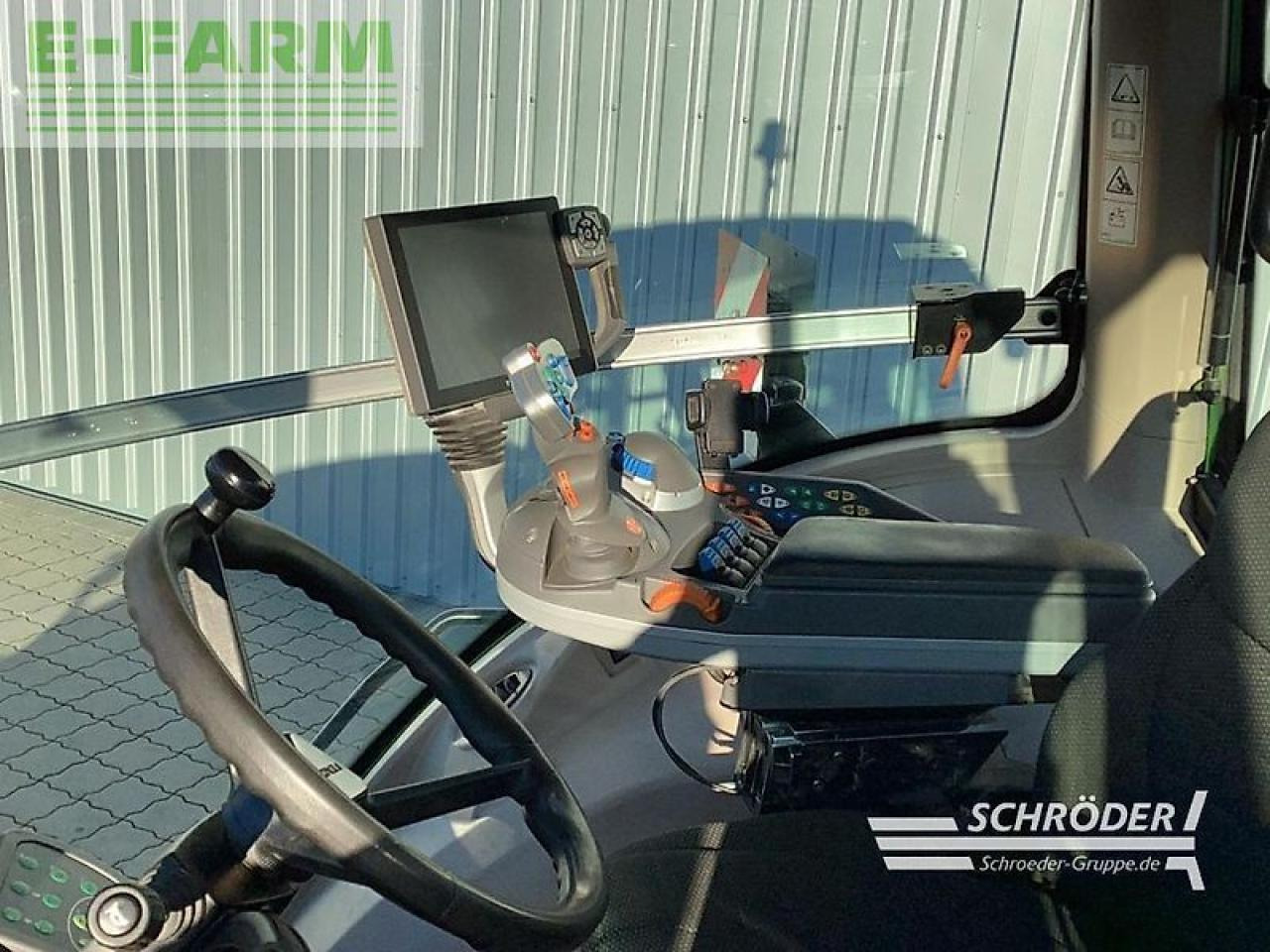 Tracteur agricole Fendt 824 vario s4 profi plus ProfiPlus: photos 17
