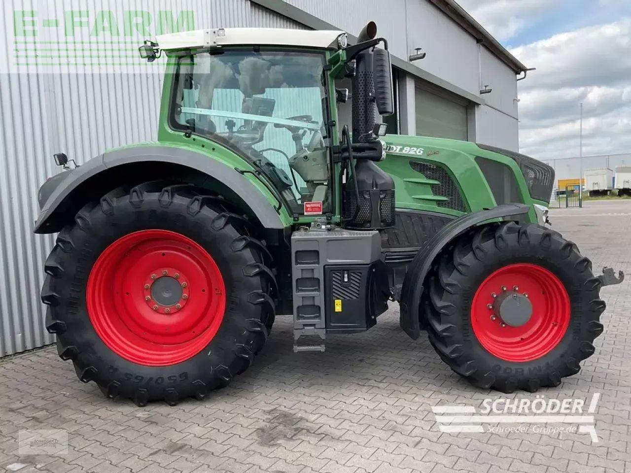 Fendt 826 s4 profi plus - Tracteur agricole: photos 2 Fendt 826 s4 profi plus - Tracteur agricole: photos 2