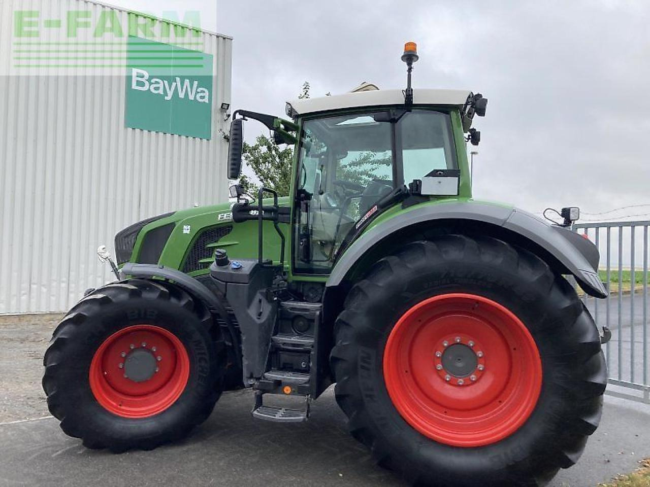Fendt 826 vario profiplus ProfiPlus - Tracteur agricole: photos 2 Fendt 826 vario profiplus ProfiPlus - Tracteur agricole: photos 2