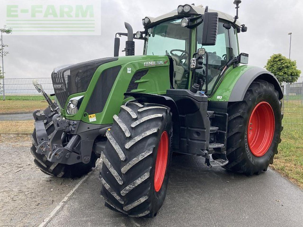 Fendt 826 vario profiplus ProfiPlus - Tracteur agricole: photos 1 Fendt 826 vario profiplus ProfiPlus - Tracteur agricole: photos 1