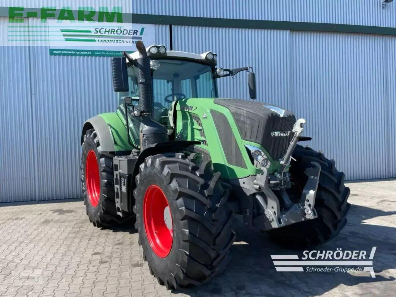 Fendt 828 vario s4 profi Profi - Tracteur agricole: photos 1 Fendt 828 vario s4 profi Profi - Tracteur agricole: photos 1