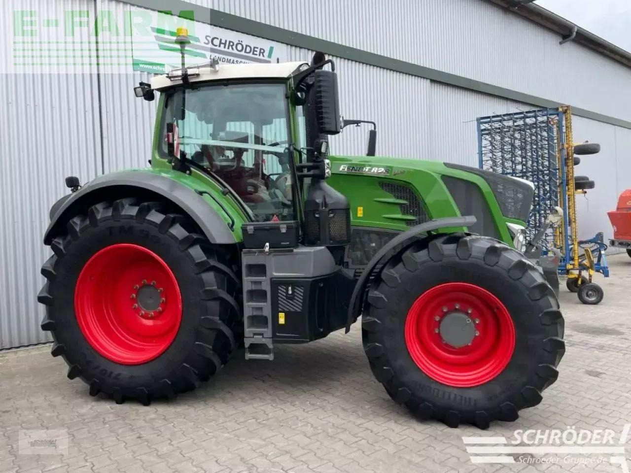 Fendt 828 vario s4 profi plus - Tracteur agricole: photos 2 Fendt 828 vario s4 profi plus - Tracteur agricole: photos 2