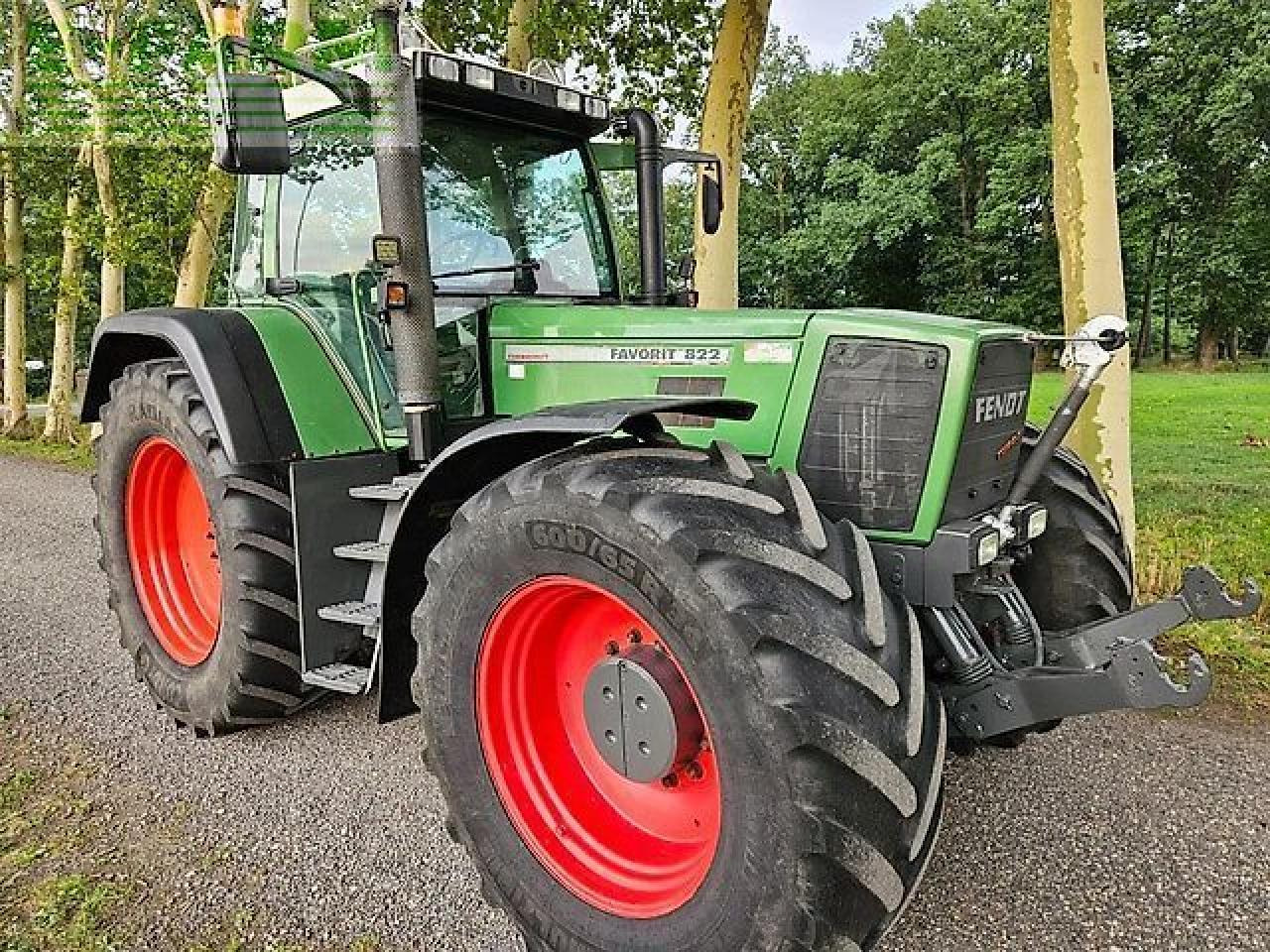Fendt favorit 822 turboshift ( 816 818 824 ) - Tracteur agricole: photos 2 Fendt favorit 822 turboshift ( 816 818 824 ) - Tracteur agricole: photos 2