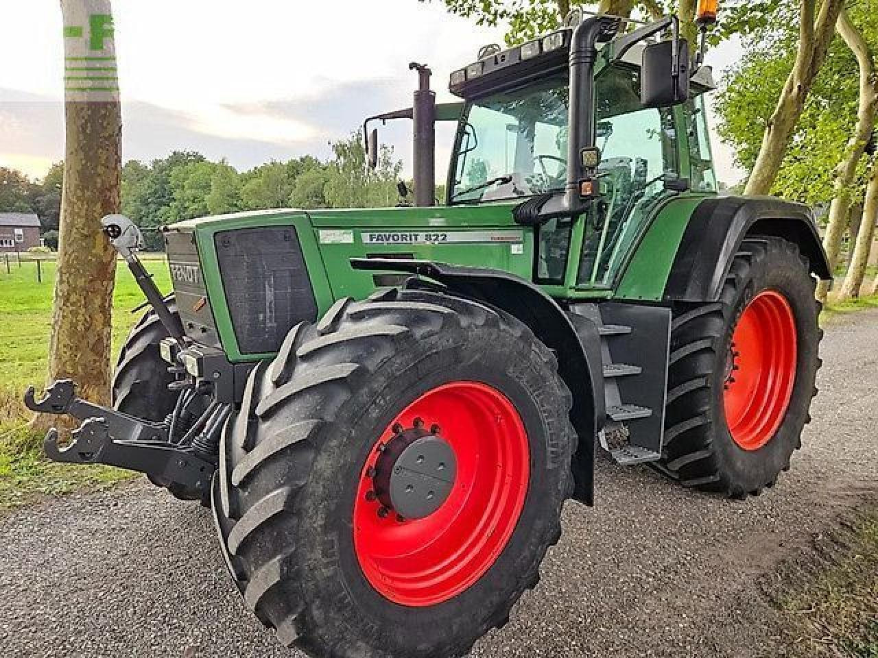 Fendt favorit 822 turboshift ( 816 818 824 ) - Tracteur agricole: photos 1 Fendt favorit 822 turboshift ( 816 818 824 ) - Tracteur agricole: photos 1
