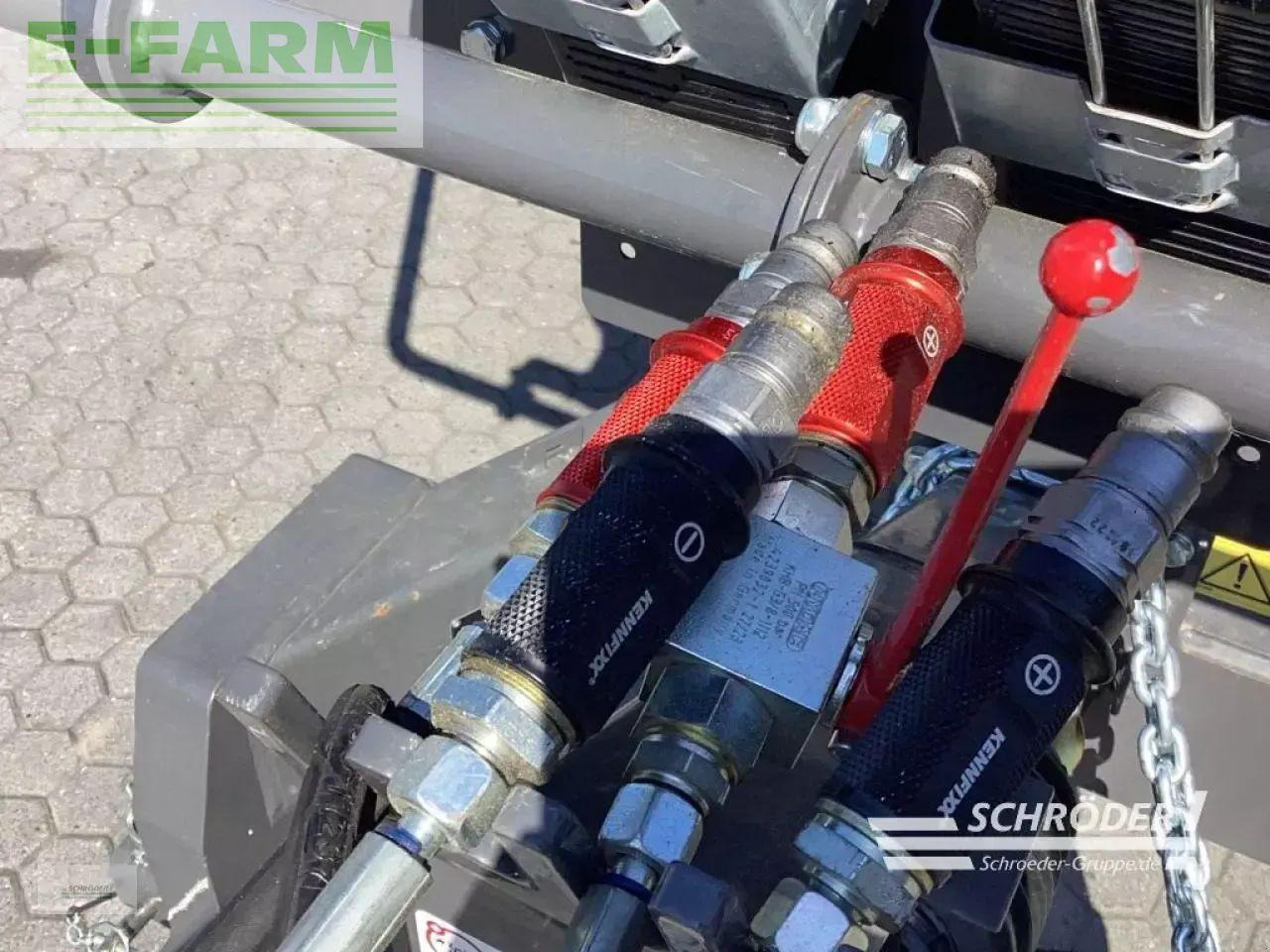 Fendt lotus 1250 t - Faneuse: photos 4 Fendt lotus 1250 t - Faneuse: photos 4