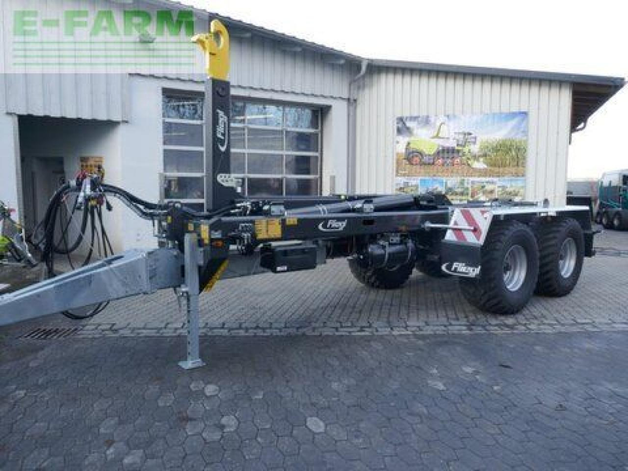 Fliegl hkl 22 - tandem abrollkipper - abgelagert! - Remorque ampliroll/ Multibenne: photos 1 Fliegl hkl 22 - tandem abrollkipper - abgelagert! - Remorque ampliroll/ Multibenne: photos 1
