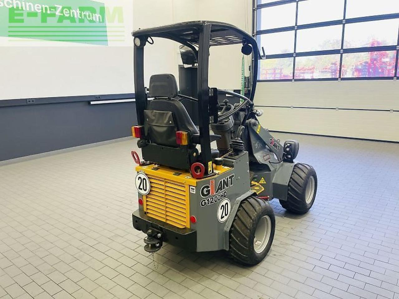 Giant g1200 hd - Mini pelle: photos 5 Giant g1200 hd - Mini pelle: photos 5