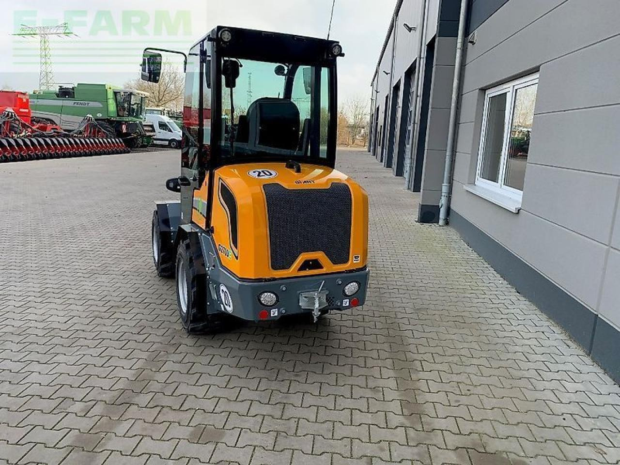 Giant g2700 elektro - Mini pelle: photos 4 Giant g2700 elektro - Mini pelle: photos 4