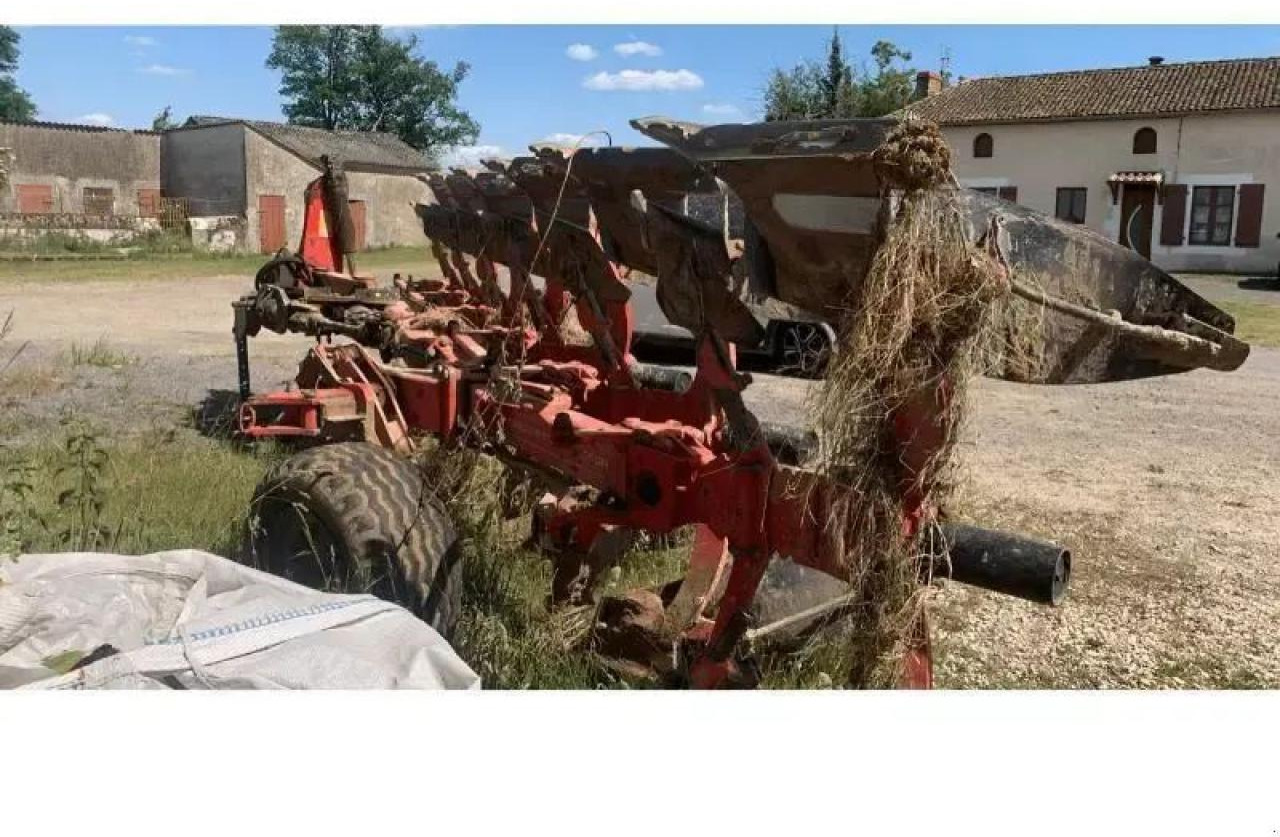 Gregoire Besson 6 corps - Charrue: photos 3 Gregoire Besson 6 corps - Charrue: photos 3