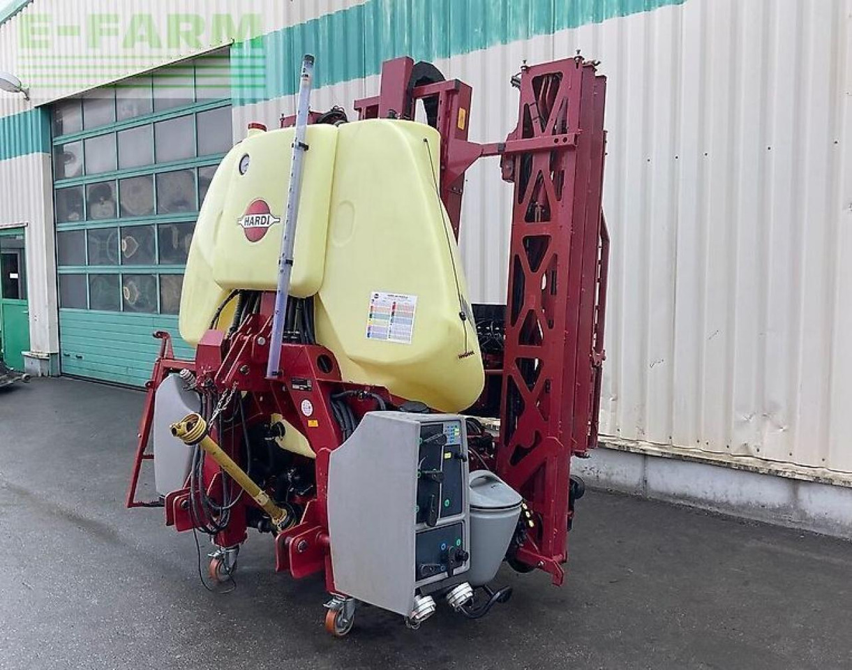 Hardi mega 1200 - Pulvérisateur traîné: photos 1 Hardi mega 1200 - Pulvérisateur traîné: photos 1