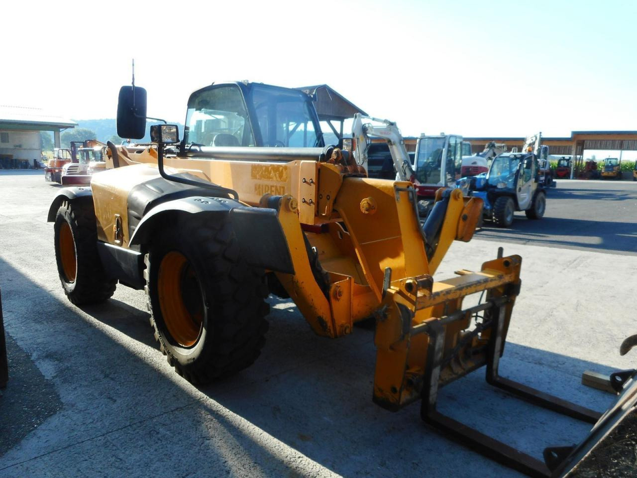 JCB jcb 533-105 ( 3,3t - 10,5m ) - Chariot télescopique: photos 5 JCB jcb 533-105 ( 3,3t - 10,5m ) - Chariot télescopique: photos 5