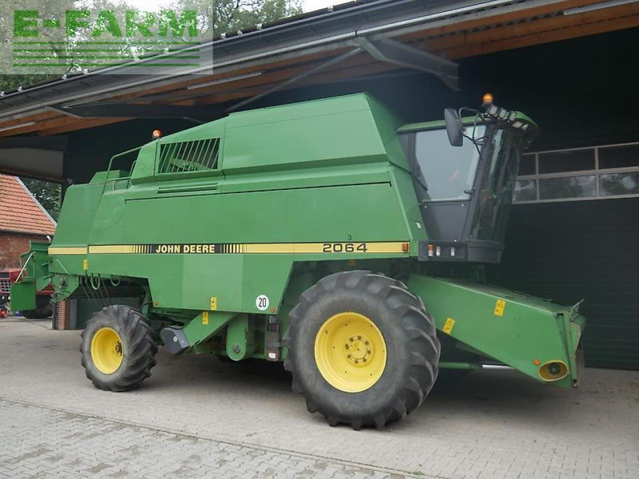 John Deere 2064 + 6m schneidwerk - Moissonneuse-batteuse: photos 1 John Deere 2064 + 6m schneidwerk - Moissonneuse-batteuse: photos 1