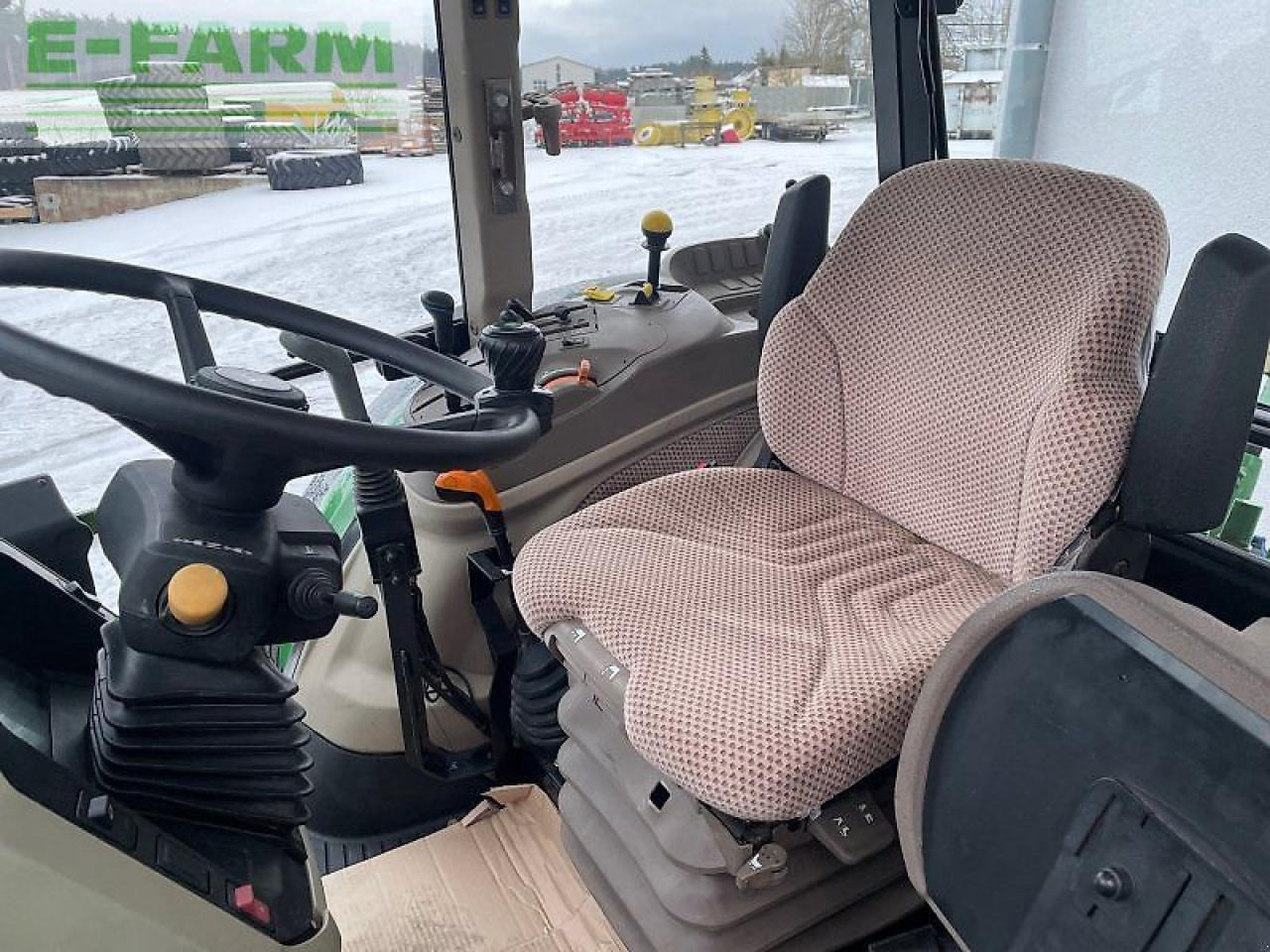John Deere 5075 m - Tracteur agricole: photos 5 John Deere 5075 m - Tracteur agricole: photos 5