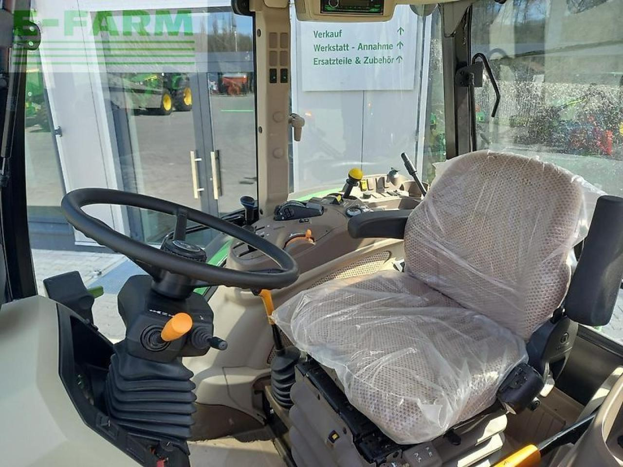 John Deere 5100m - Tracteur agricole: photos 4 John Deere 5100m - Tracteur agricole: photos 4