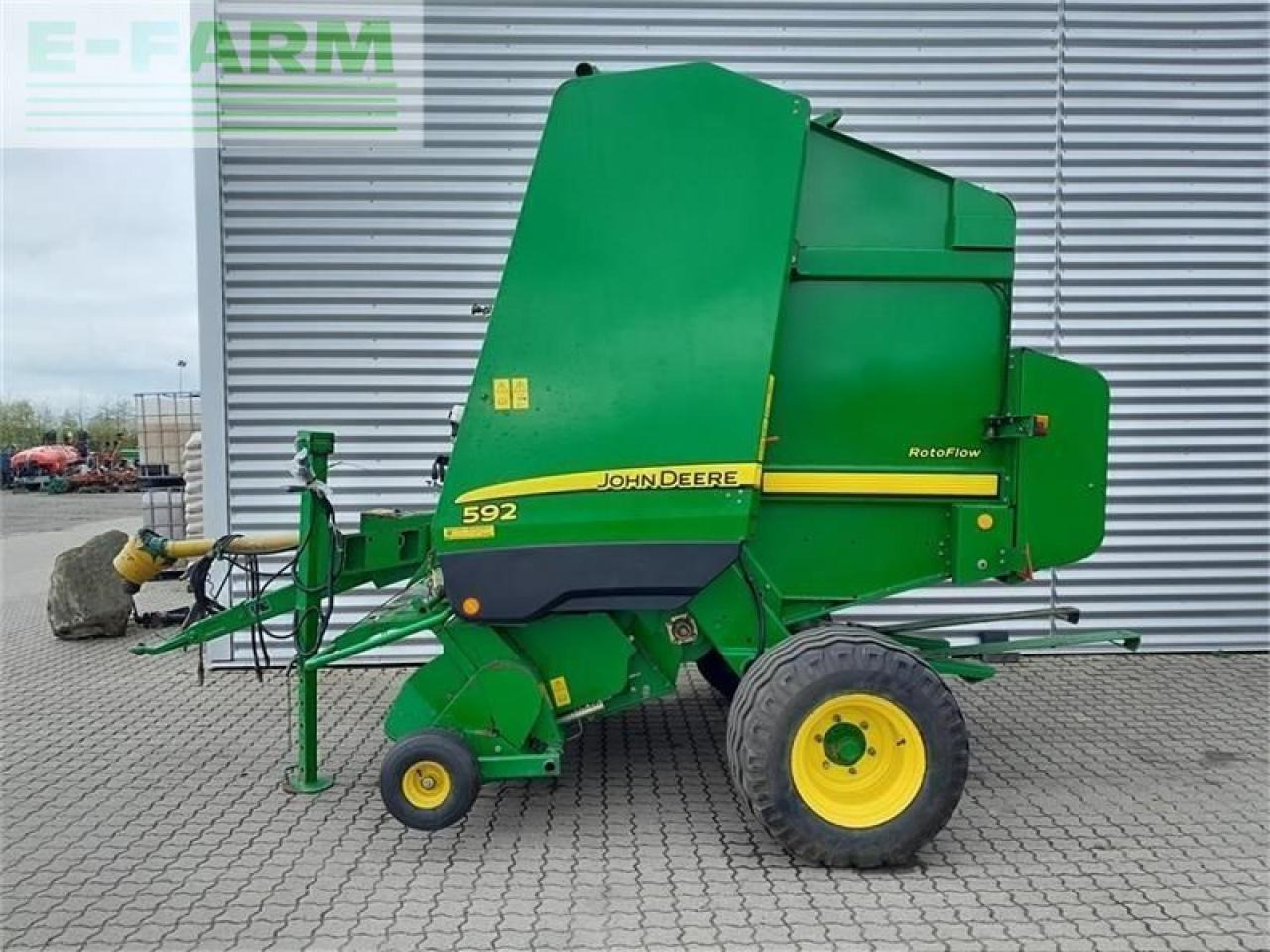 John Deere 592 - Presse à balles cubiques: photos 1 John Deere 592 - Presse à balles cubiques: photos 1