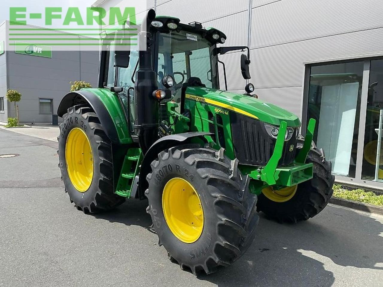 John Deere 6090m - demo - Tracteur agricole: photos 3 John Deere 6090m - demo - Tracteur agricole: photos 3