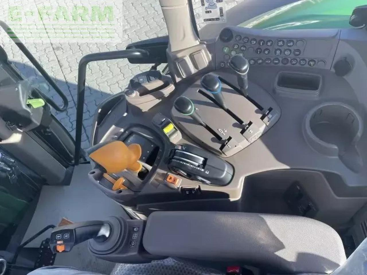 Tracteur agricole John Deere 6100m: photos 8