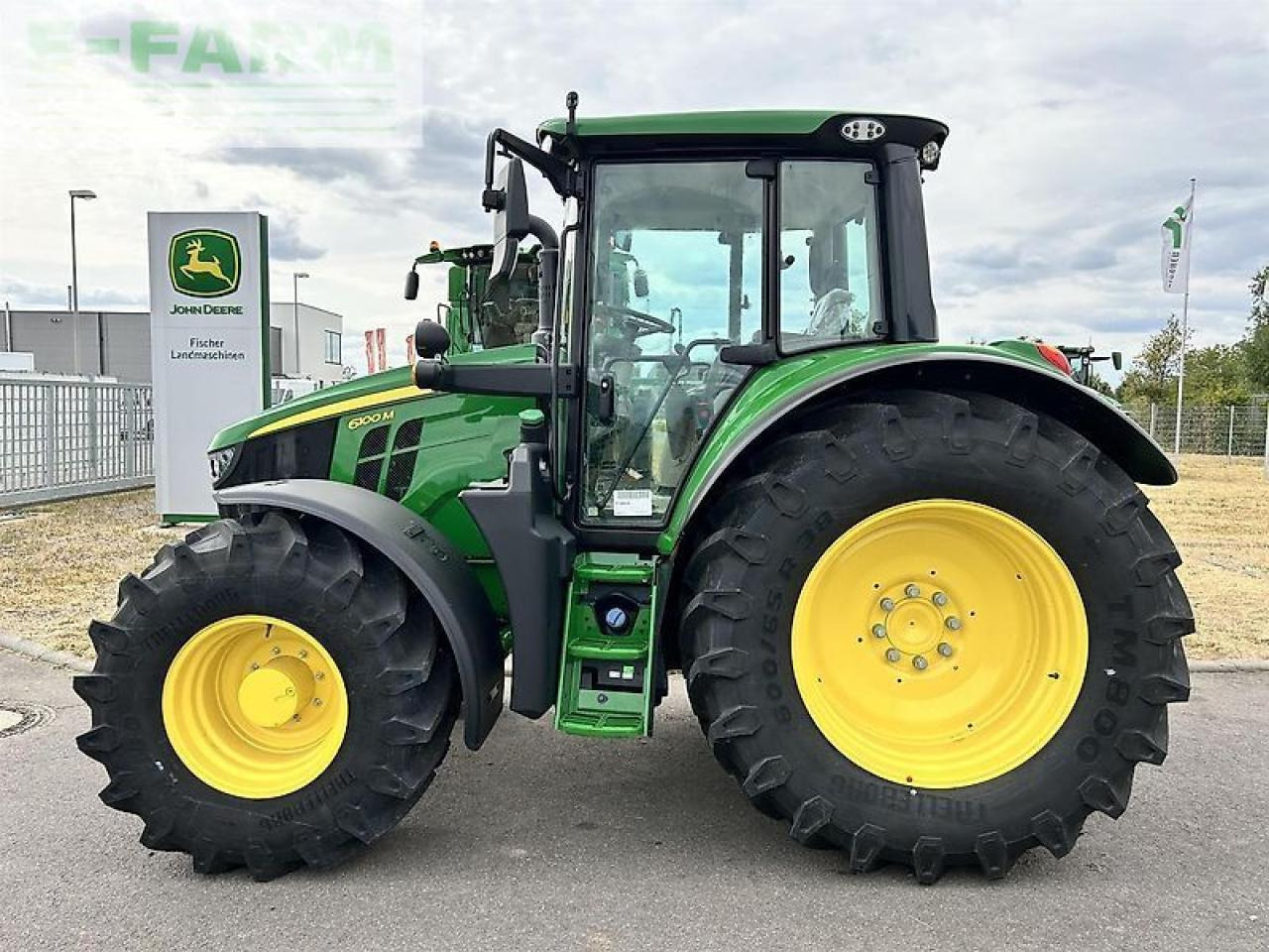 John Deere 6100m aq+ demo - Tracteur agricole: photos 1 John Deere 6100m aq+ demo - Tracteur agricole: photos 1