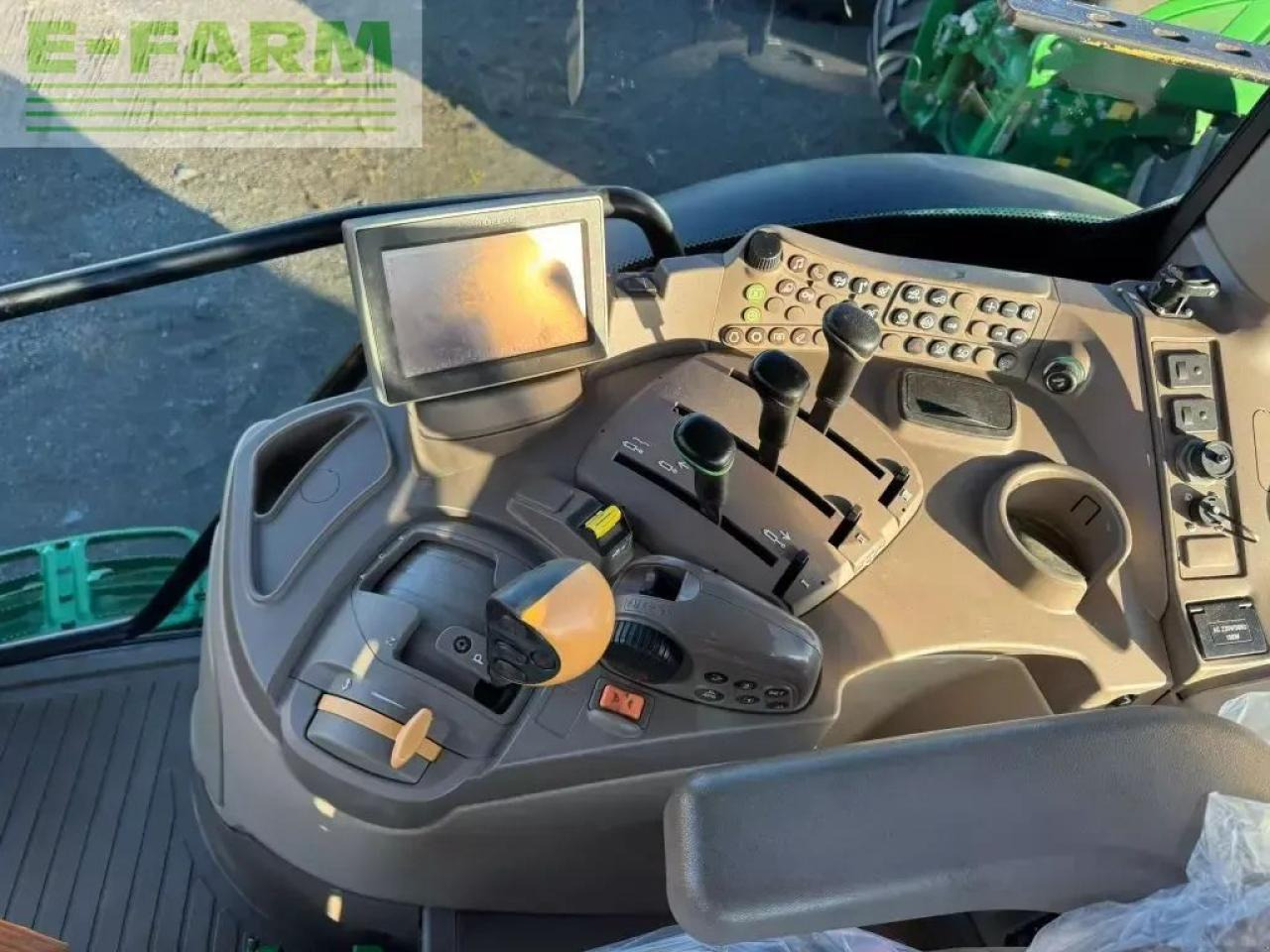 Tracteur agricole John Deere 6145 r autoquad: photos 9