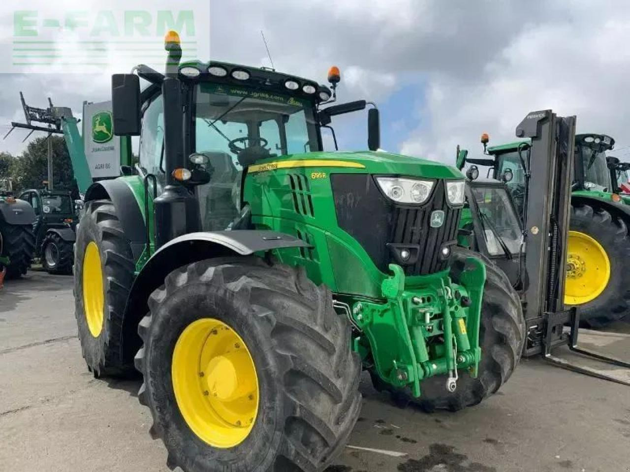 John Deere 6195r - Tracteur agricole: photos 1 John Deere 6195r - Tracteur agricole: photos 1