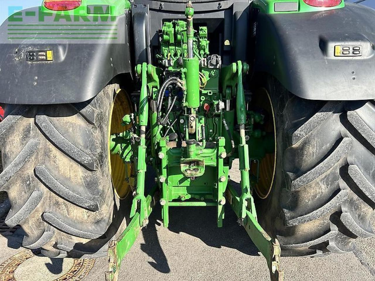 Tracteur agricole John Deere 6215r: photos 9