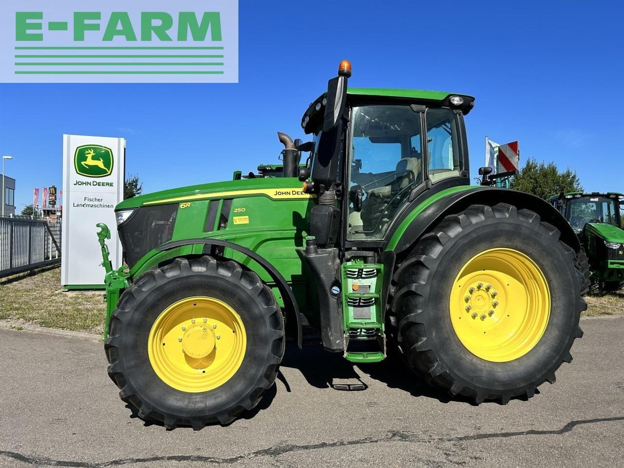 John Deere 6r 250 - Tracteur agricole: photos 1 John Deere 6r 250 - Tracteur agricole: photos 1