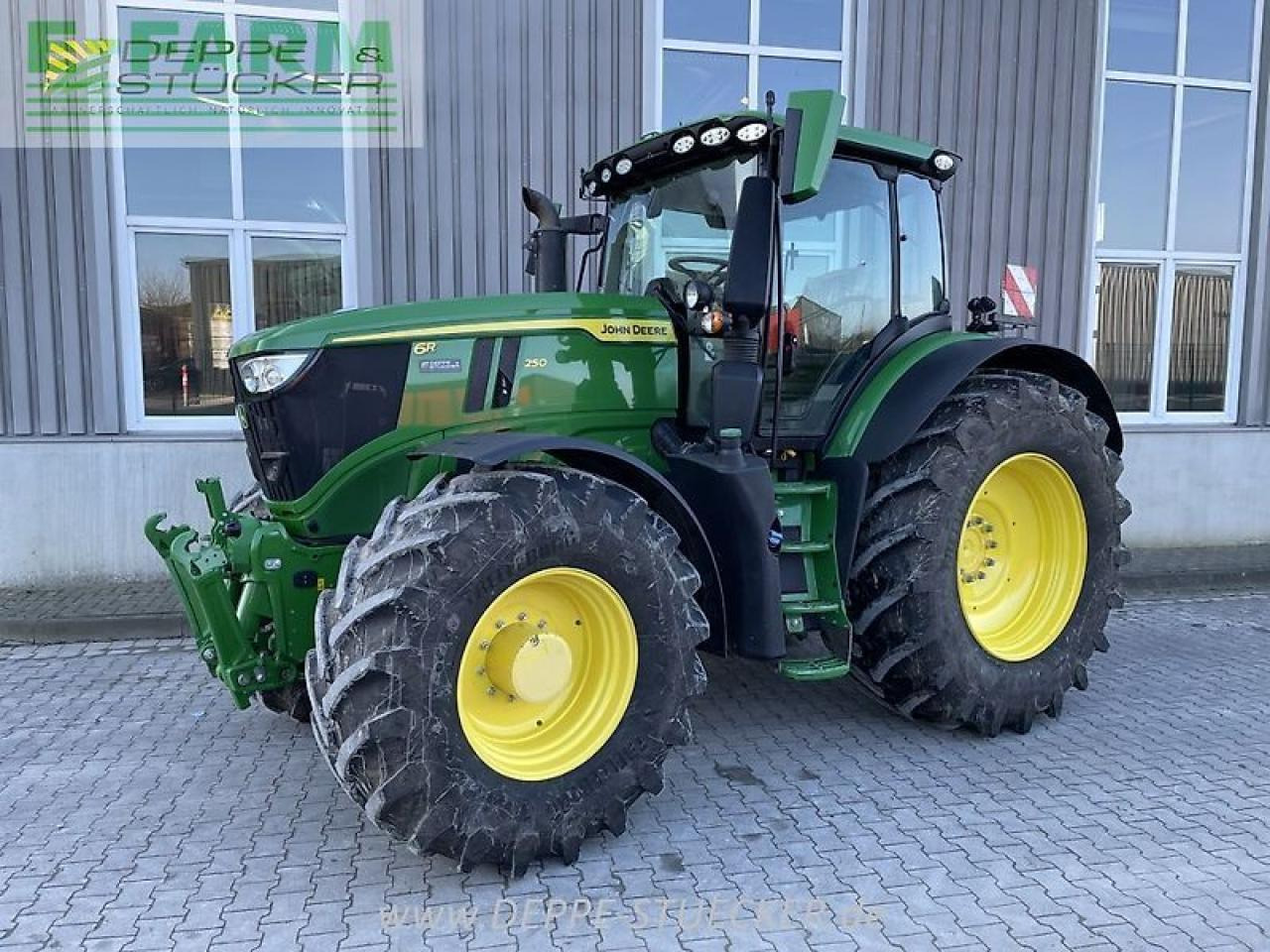 John Deere 6r 250 - Tracteur agricole: photos 1 John Deere 6r 250 - Tracteur agricole: photos 1