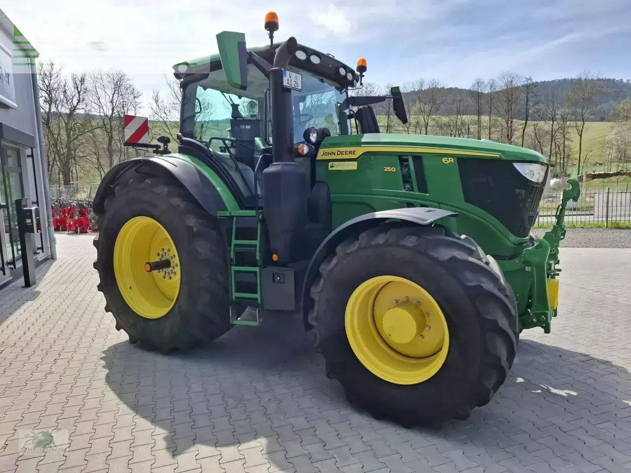John Deere 6r 250 - command pro - Tracteur agricole: photos 3 John Deere 6r 250 - command pro - Tracteur agricole: photos 3