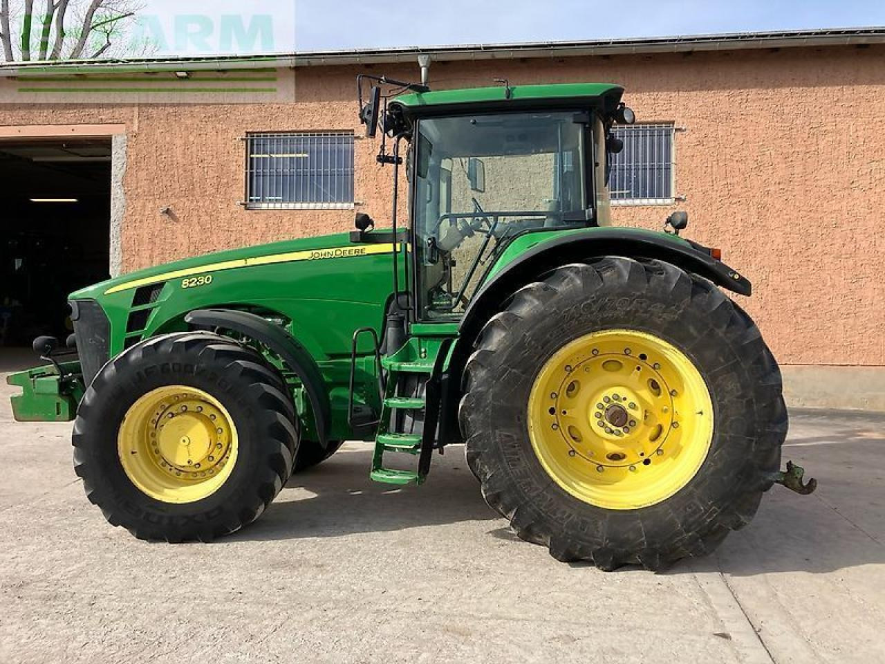 John Deere 8230 ils, powr shift - Tracteur agricole: photos 5 John Deere 8230 ils, powr shift - Tracteur agricole: photos 5