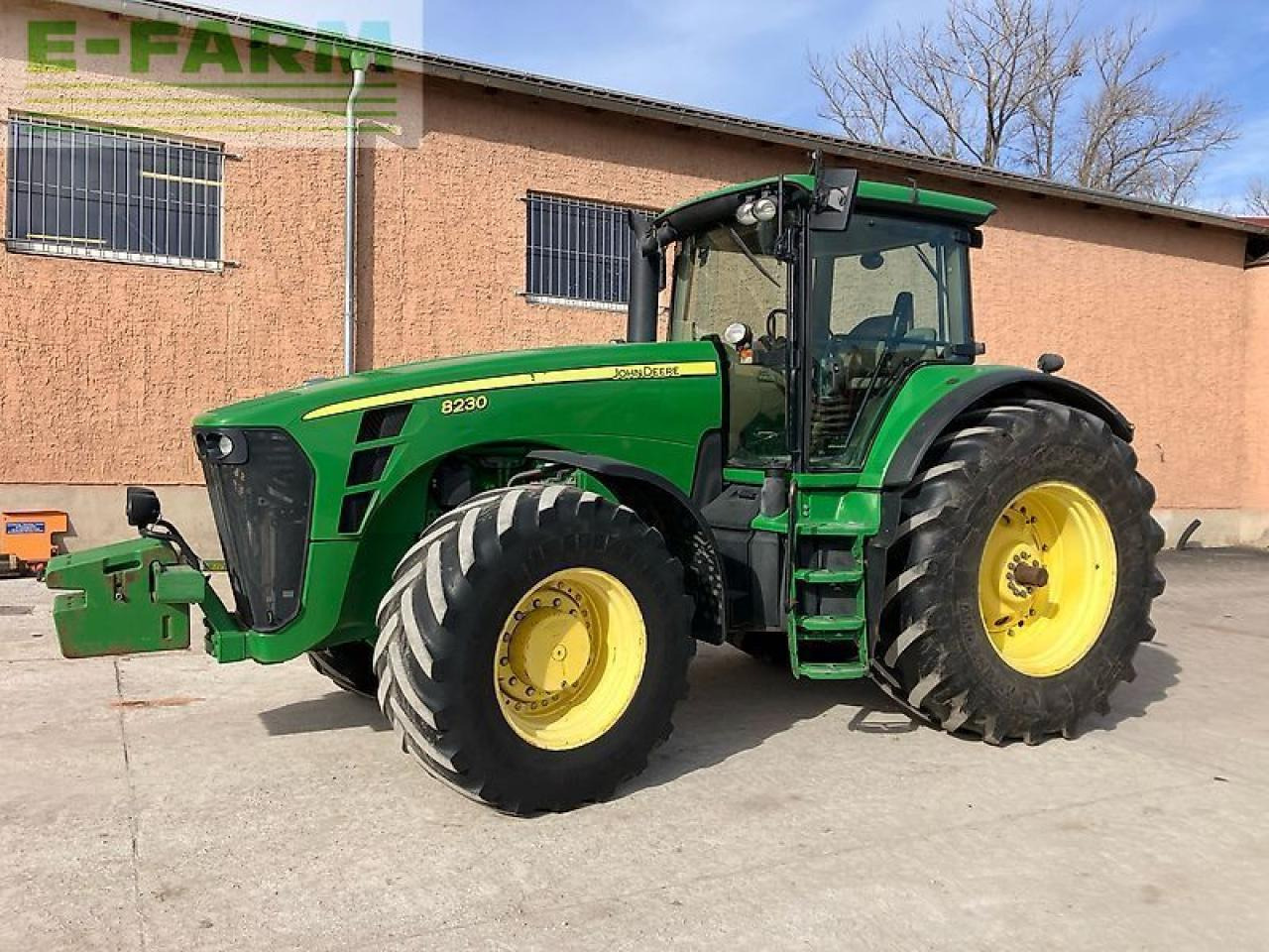 John Deere 8230 ils, powr shift - Tracteur agricole: photos 1 John Deere 8230 ils, powr shift - Tracteur agricole: photos 1