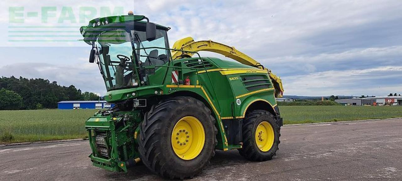 John Deere 8400 - Ensileuse: photos 1 John Deere 8400 - Ensileuse: photos 1