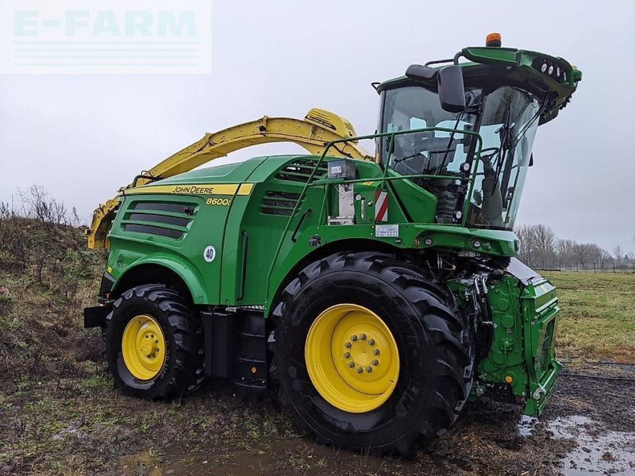John Deere 8600i - Ensileuse: photos 1 John Deere 8600i - Ensileuse: photos 1