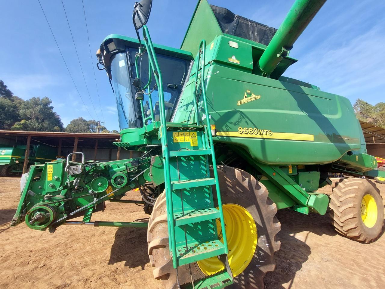 John Deere 9680WTS HM - Moissonneuse-batteuse: photos 1 John Deere 9680WTS HM - Moissonneuse-batteuse: photos 1
