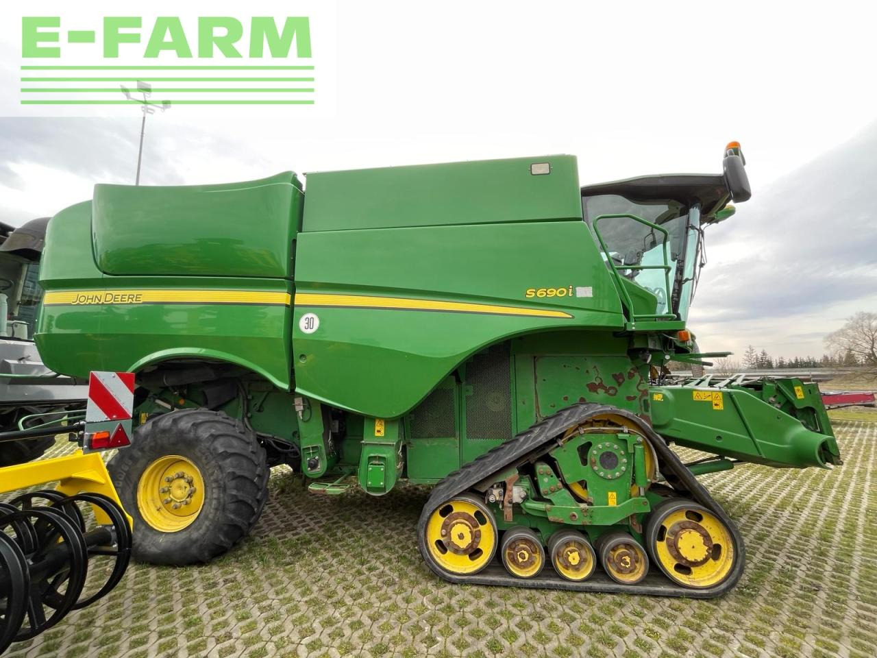 John Deere S690i - Moissonneuse-batteuse: photos 4 John Deere S690i - Moissonneuse-batteuse: photos 4