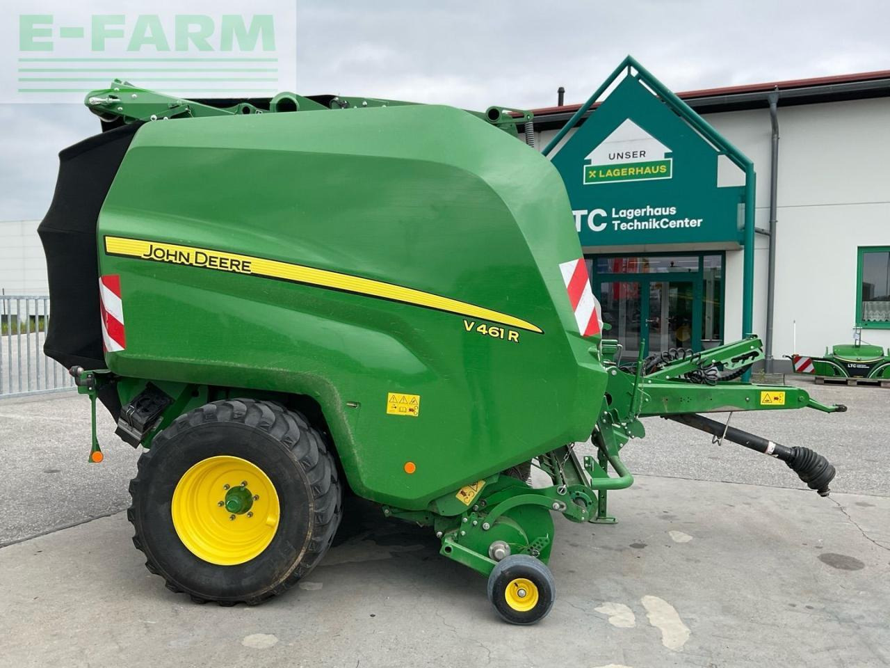 John Deere V461R - Presse à balles cubiques: photos 5 John Deere V461R - Presse à balles cubiques: photos 5