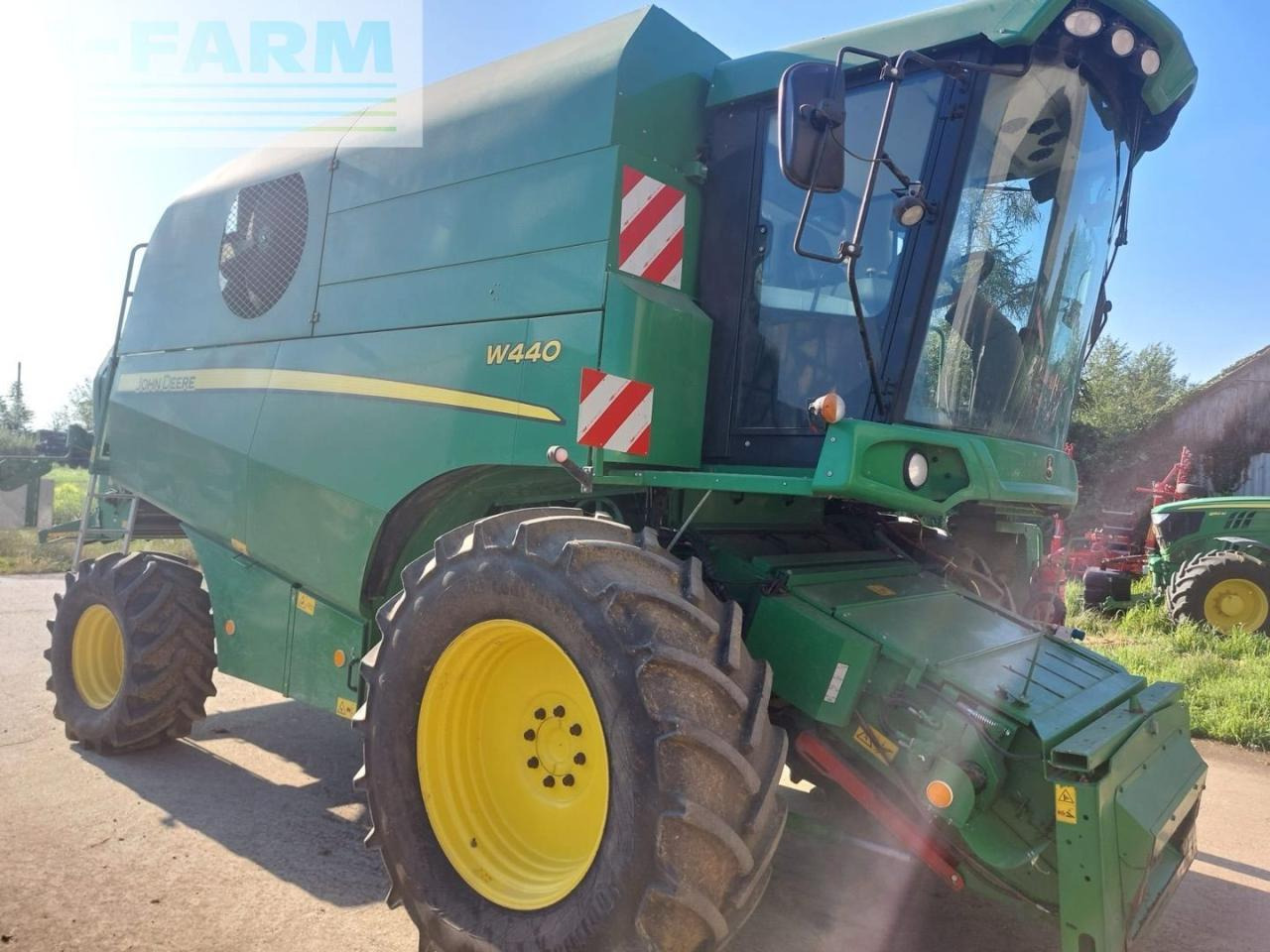 John Deere W440 - Moissonneuse-batteuse: photos 2 John Deere W440 - Moissonneuse-batteuse: photos 2