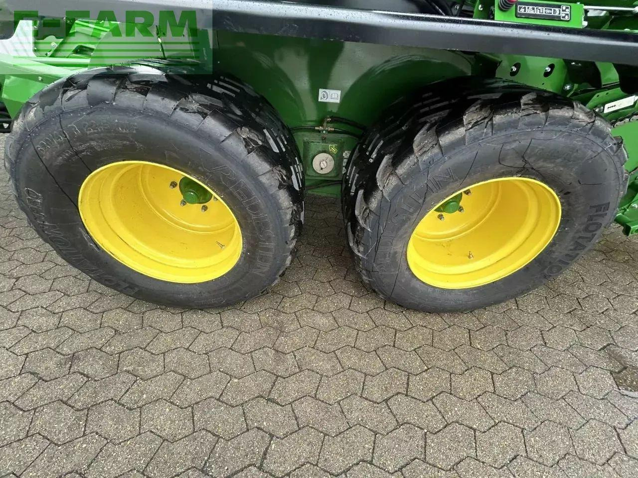 John Deere c441r - Presse à balles cubiques: photos 3 John Deere c441r - Presse à balles cubiques: photos 3