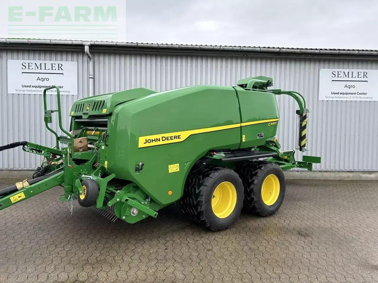 John Deere c441r - Presse à balles cubiques: photos 1 John Deere c441r - Presse à balles cubiques: photos 1