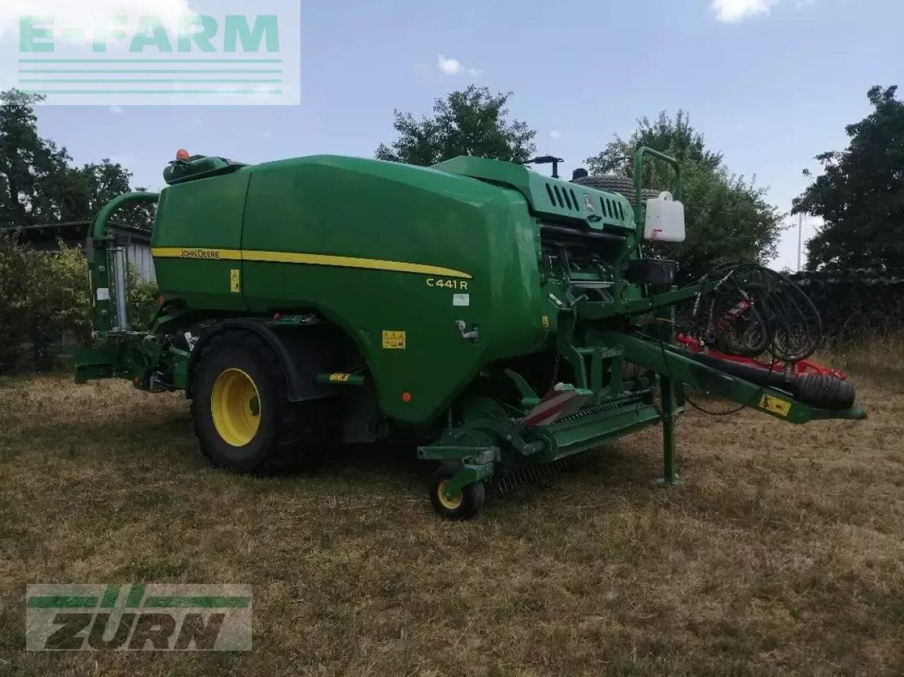 John Deere c441r mit mantelfolienbindung - Presse à balles cubiques: photos 1 John Deere c441r mit mantelfolienbindung - Presse à balles cubiques: photos 1