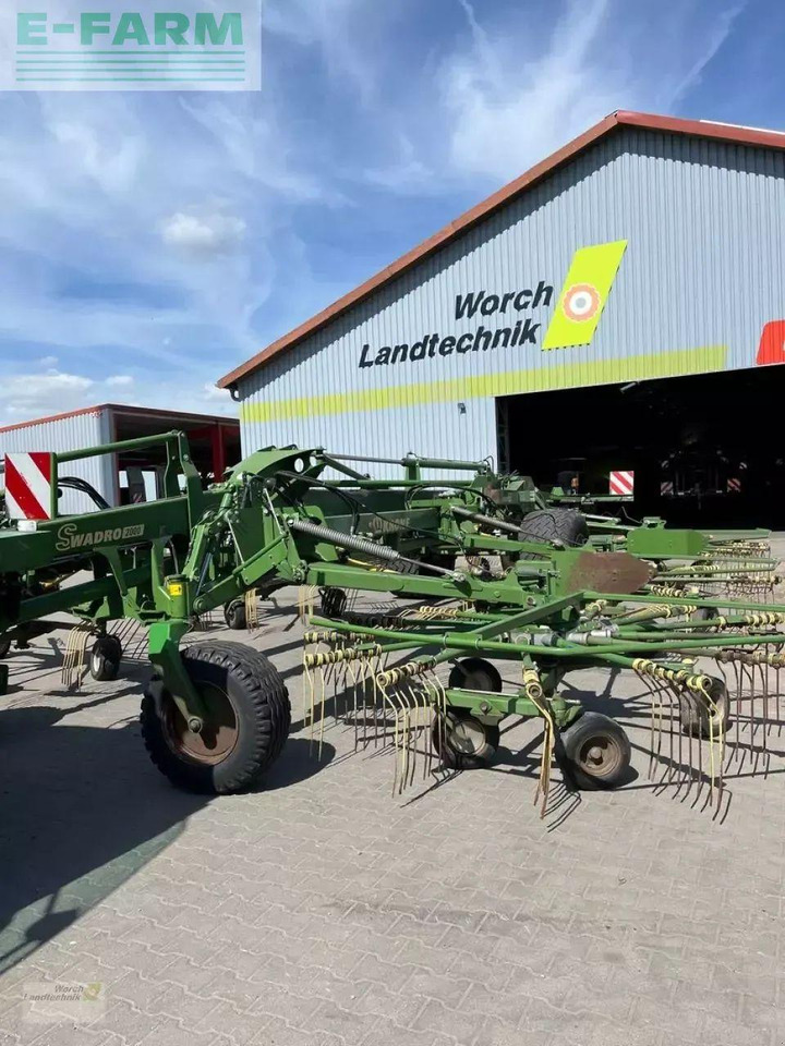 Krone swadro 2000 - Faneuse: photos 1 Krone swadro 2000 - Faneuse: photos 1