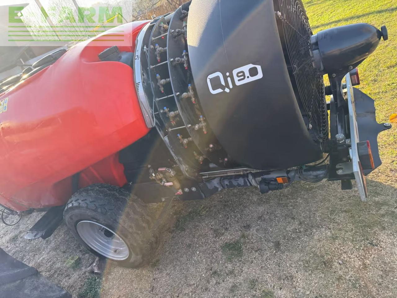 Kubota Qi 9.0 - Pulvérisateur traîné: photos 1 Kubota Qi 9.0 - Pulvérisateur traîné: photos 1