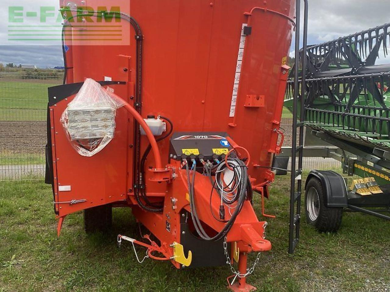 Kuhn 1070 euromix - Matériel d'élevage: photos 1 Kuhn 1070 euromix - Matériel d'élevage: photos 1