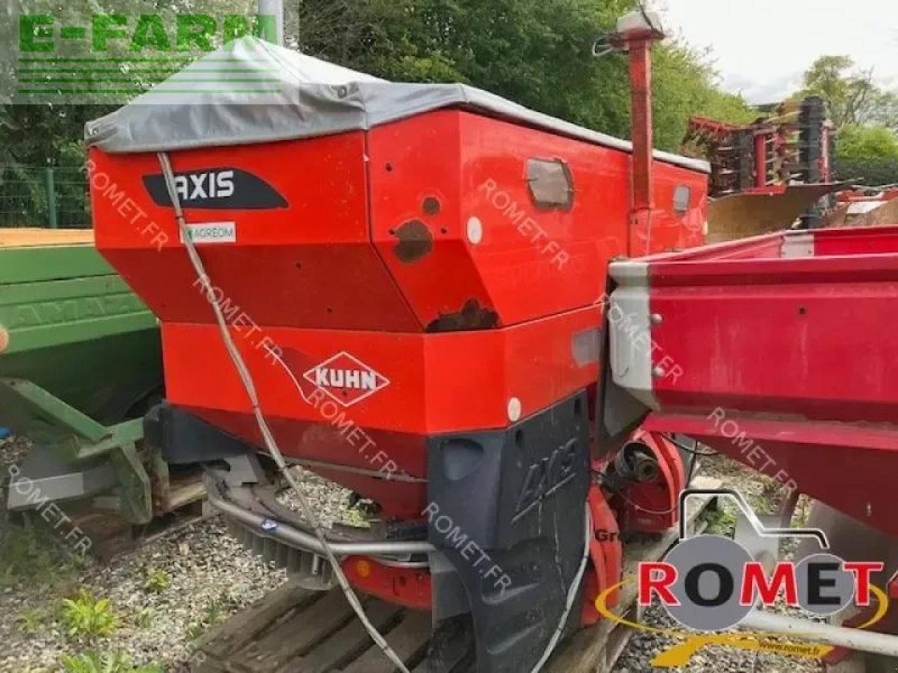 Kuhn axis 40.2 m-emc - Distributeur d'engrais: photos 2 Kuhn axis 40.2 m-emc - Distributeur d'engrais: photos 2