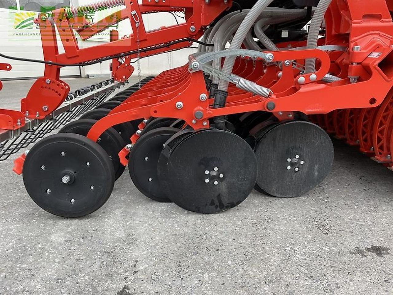 Outils du sol Kuhn hr3030 + venta3030: photos 9